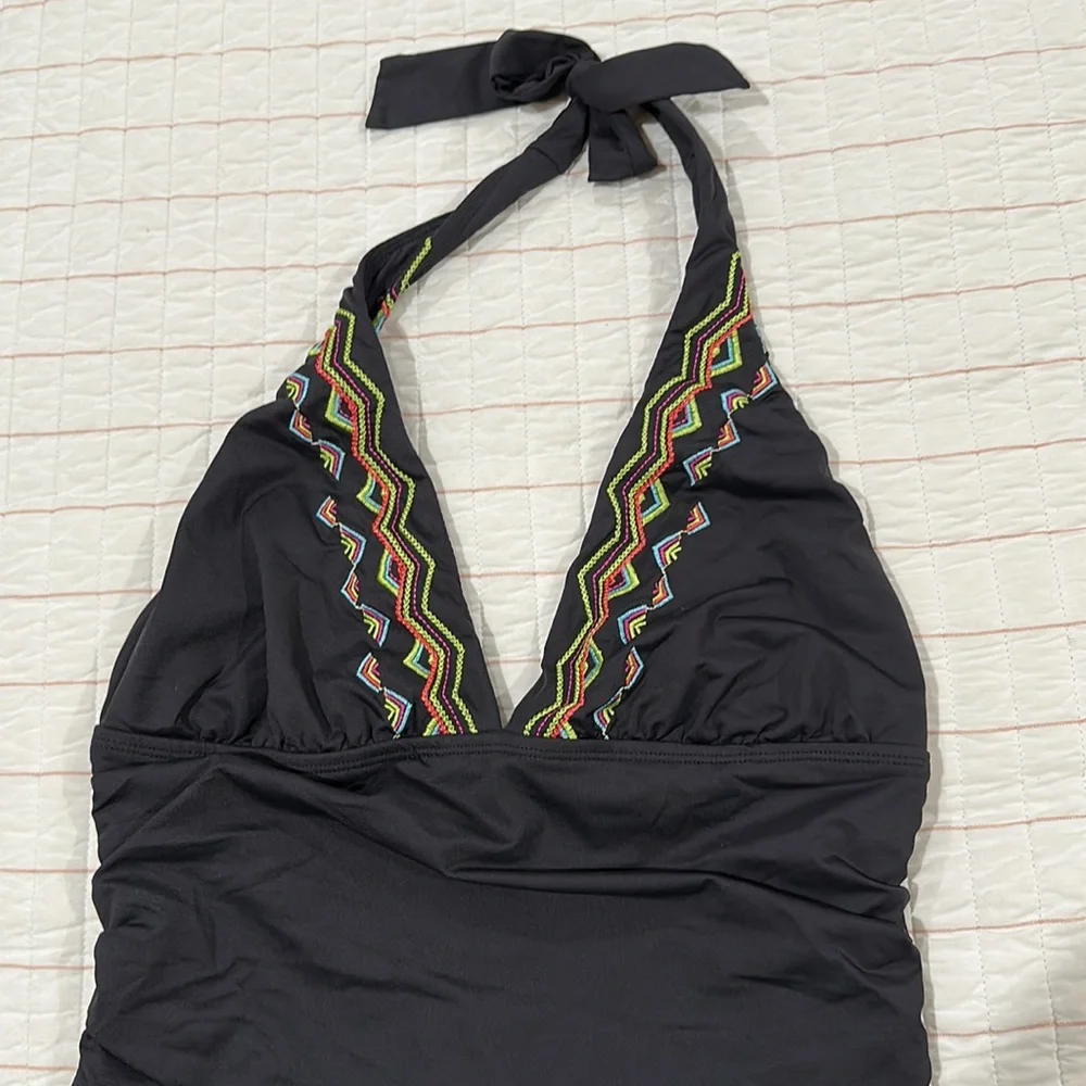 LA BLANCA Catalonia One-Piece Tummy Control Ruched Embroidered Halter Sw… - Picture 6 of 15